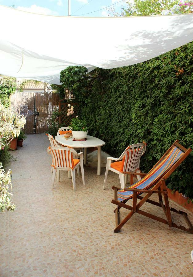 Il Giardino Di Laura Private Rooms Mondello Exteriör bild